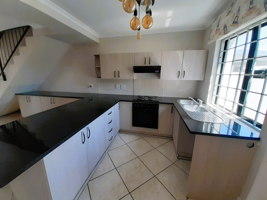 4 Bedroom Property for Sale in Paradise Beach Eastern Cape